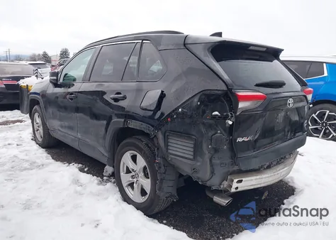 2021 Toyota Rav4 Xle z USA, uszkodzony, nr VIN 2T3P1RFV3MC243209
